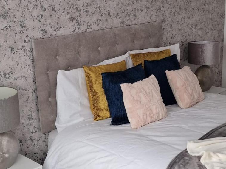 Shm Stays Leicester. Newly Renovated!! 15 Min Drive From City Centre, University. 9 Min Drive To Leicester City Stadium, 5 Min Drive To M1 & M69. 2 Min Walk To Bus Stop. Eksteriør bilde