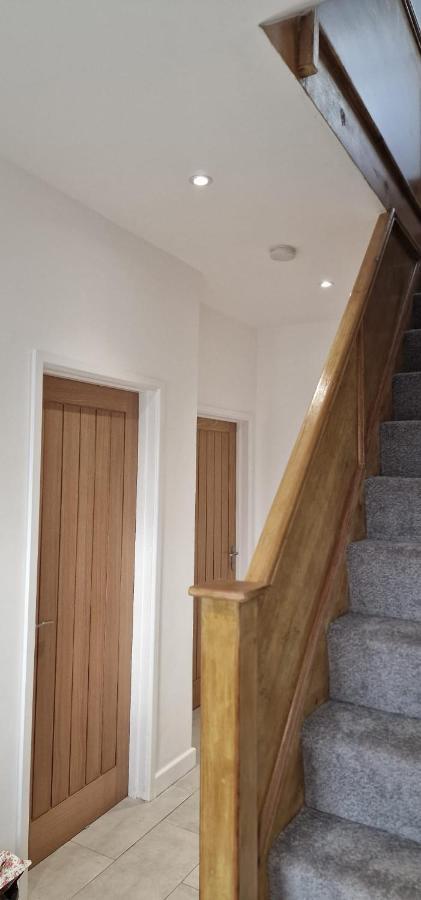 Shm Stays Leicester. Newly Renovated!! 15 Min Drive From City Centre, University. 9 Min Drive To Leicester City Stadium, 5 Min Drive To M1 & M69. 2 Min Walk To Bus Stop. Eksteriør bilde