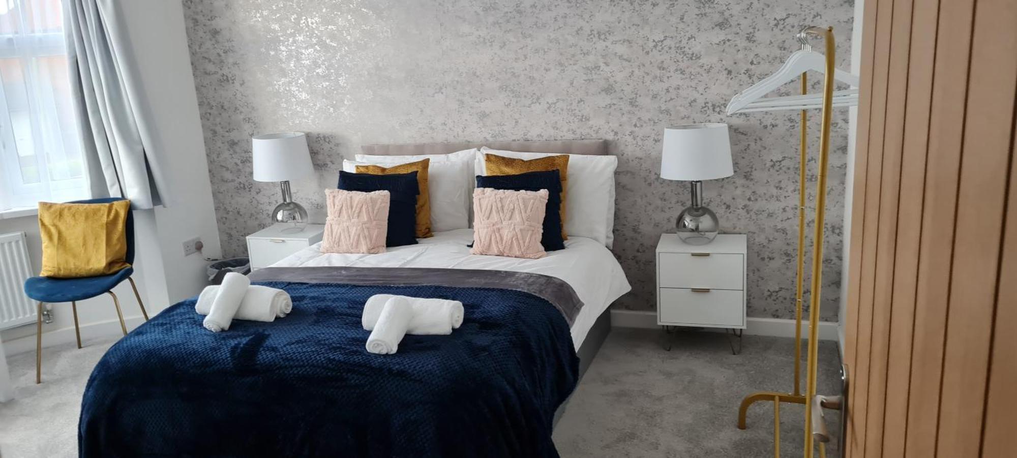 Shm Stays Leicester. Newly Renovated!! 15 Min Drive From City Centre, University. 9 Min Drive To Leicester City Stadium, 5 Min Drive To M1 & M69. 2 Min Walk To Bus Stop. Eksteriør bilde