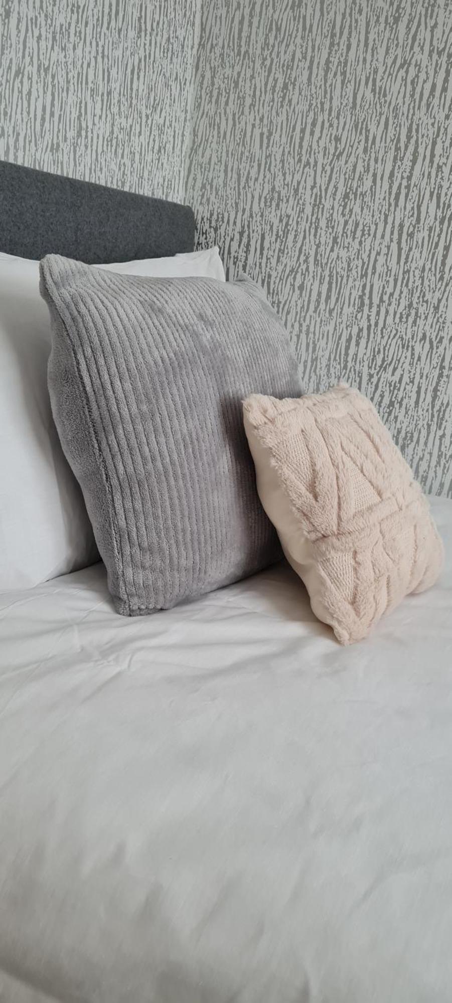 Shm Stays Leicester. Newly Renovated!! 15 Min Drive From City Centre, University. 9 Min Drive To Leicester City Stadium, 5 Min Drive To M1 & M69. 2 Min Walk To Bus Stop. Eksteriør bilde
