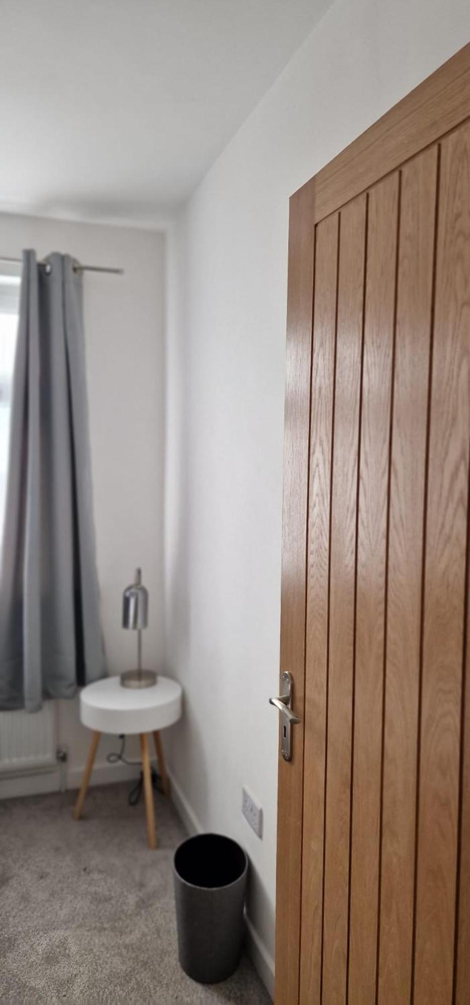 Shm Stays Leicester. Newly Renovated!! 15 Min Drive From City Centre, University. 9 Min Drive To Leicester City Stadium, 5 Min Drive To M1 & M69. 2 Min Walk To Bus Stop. Eksteriør bilde